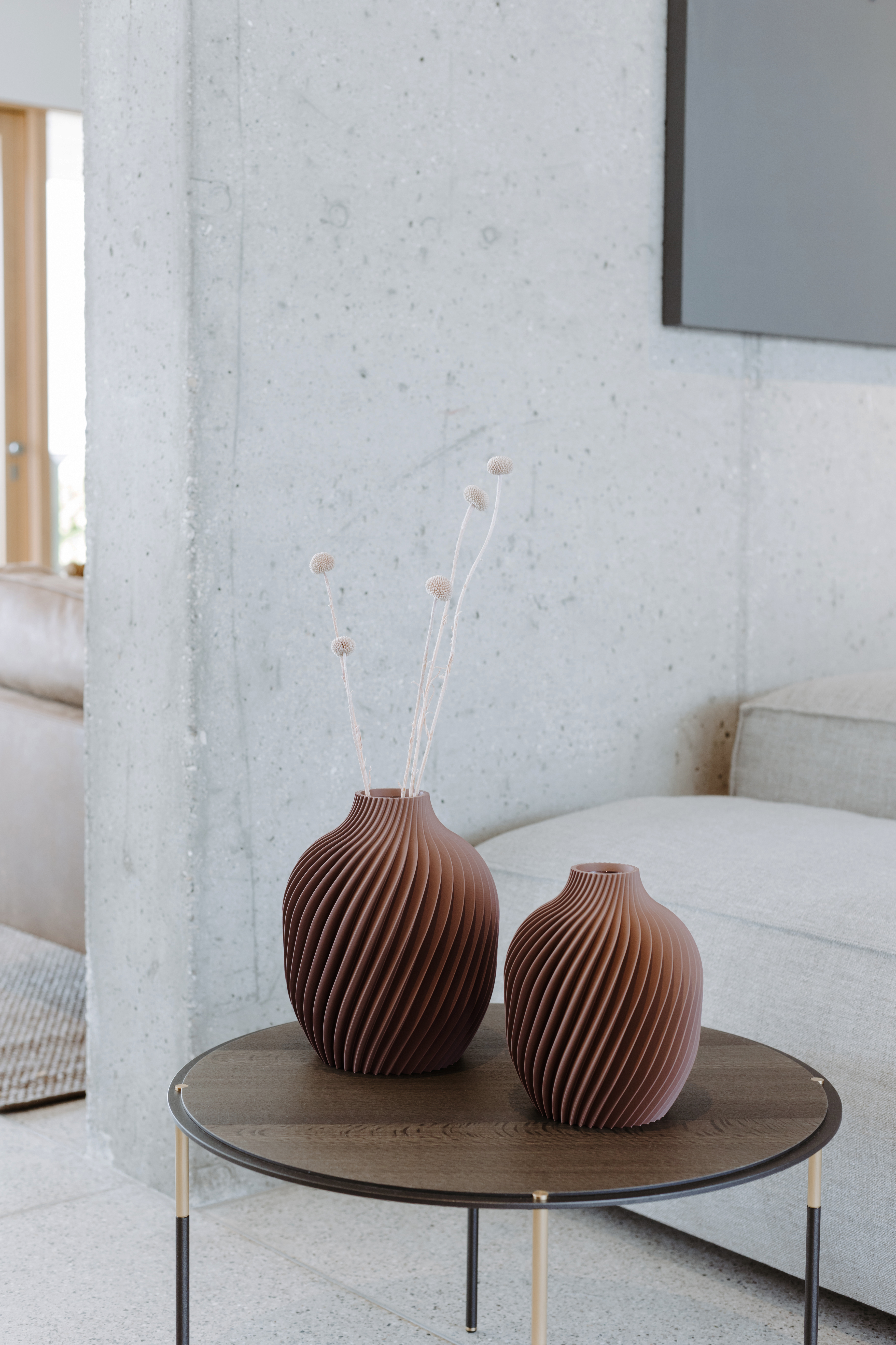 Vaso Kivan · marrone cioccolato · in coppia · design 3D · Made in Italy · Yliaca