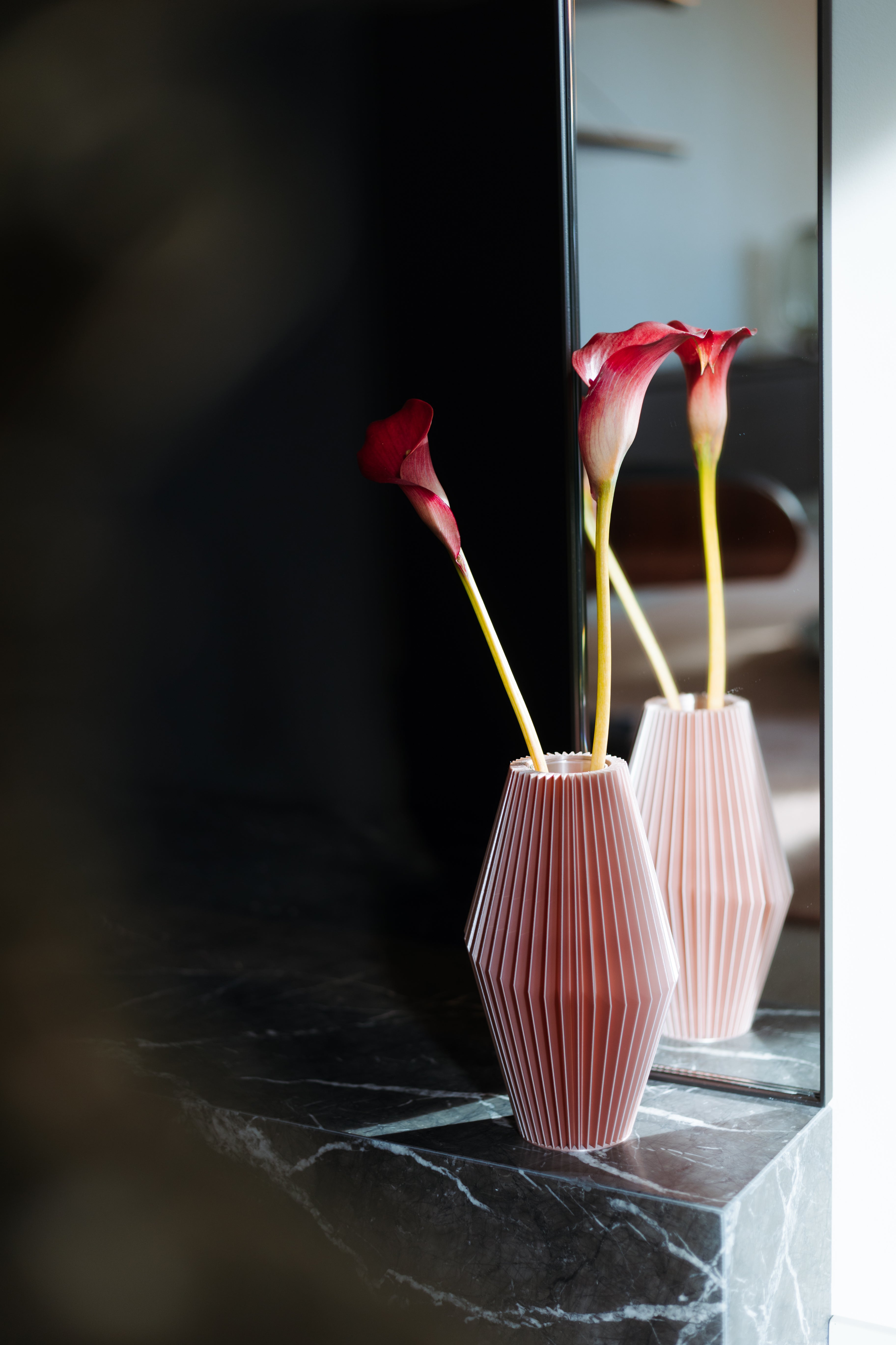 Vaso Zaira · rosa malva · design geometrico 3D · Made in Italy · Yliaca