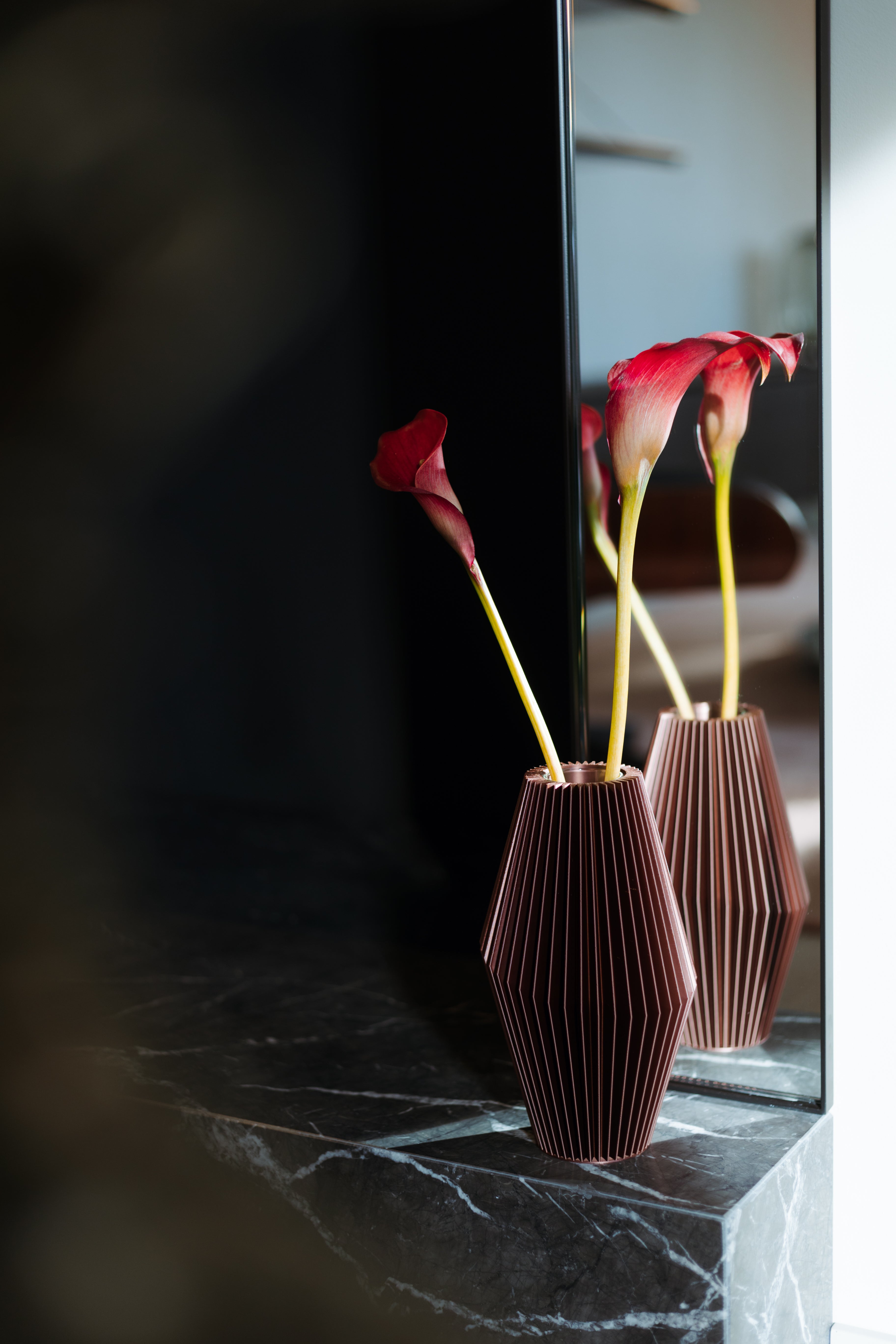 Vaso Zaira · rame · design geometrico 3D · Made in Italy · Yliaca