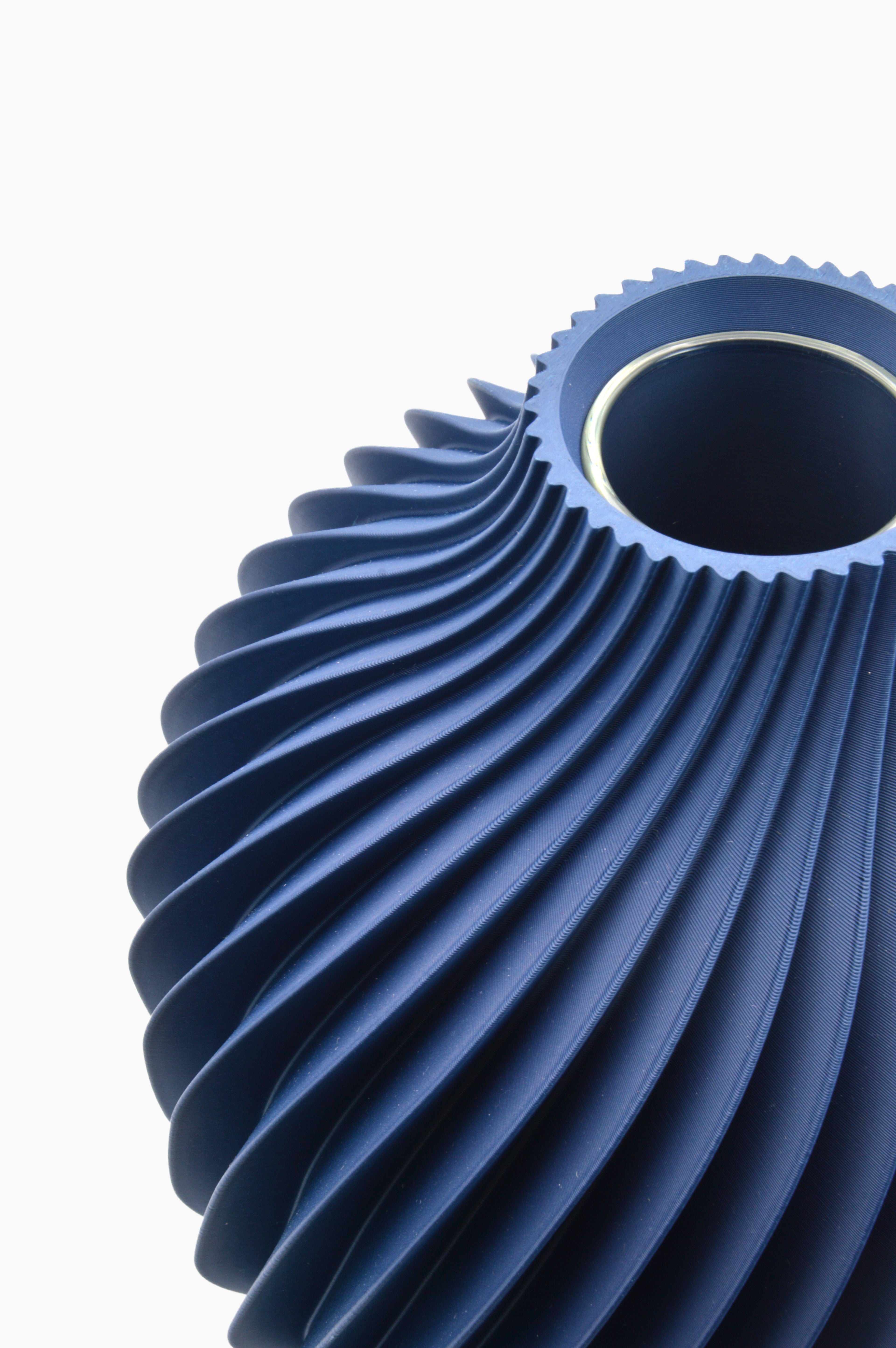 Vaso Kivan · blu cobalto · vista dall'alto · design 3D · Made in Italy · Yliaca