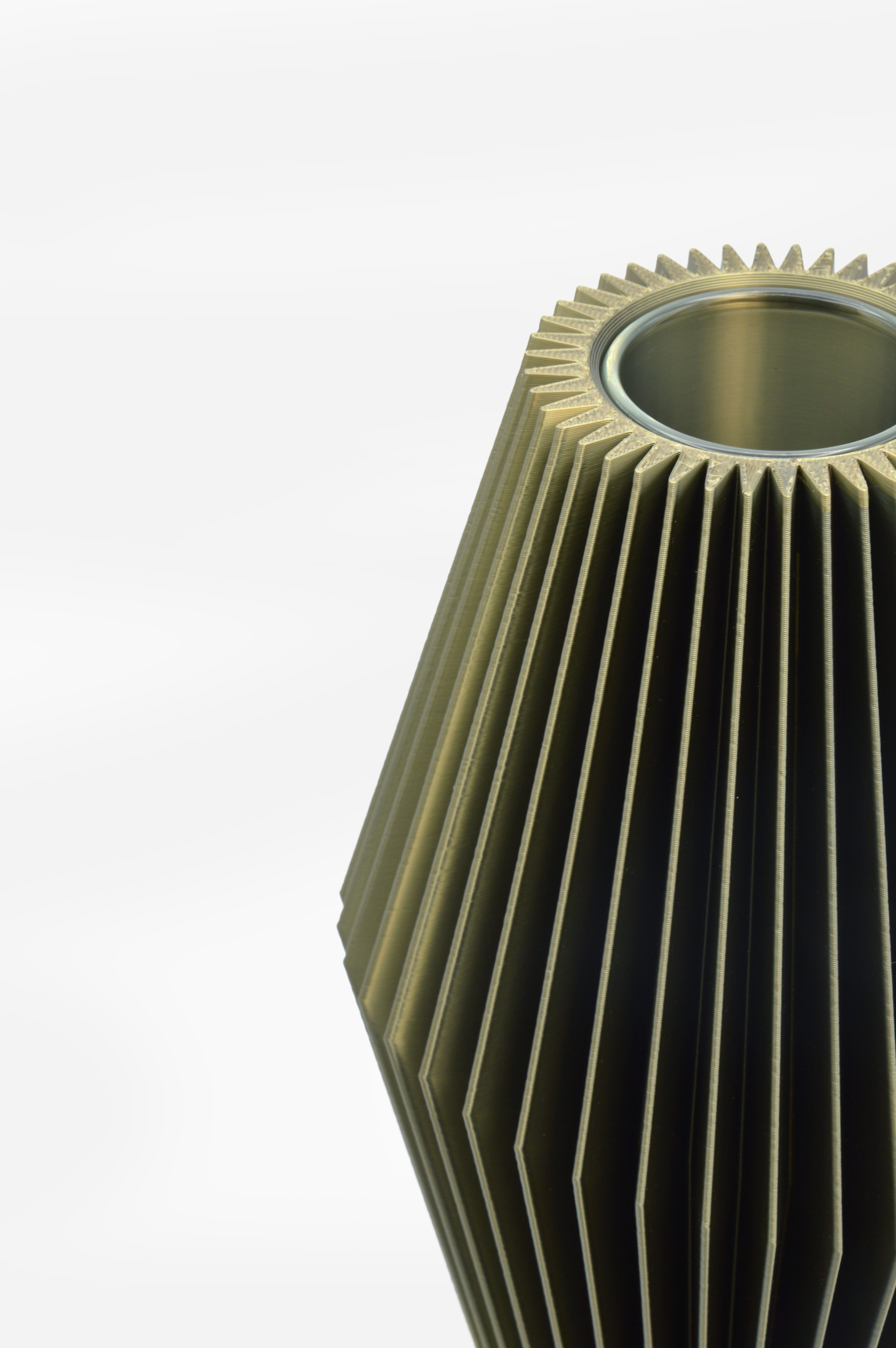 Vaso Zaira · verde oliva · vista dall'alto · design geometrico 3D · Made in Italy · Yliaca