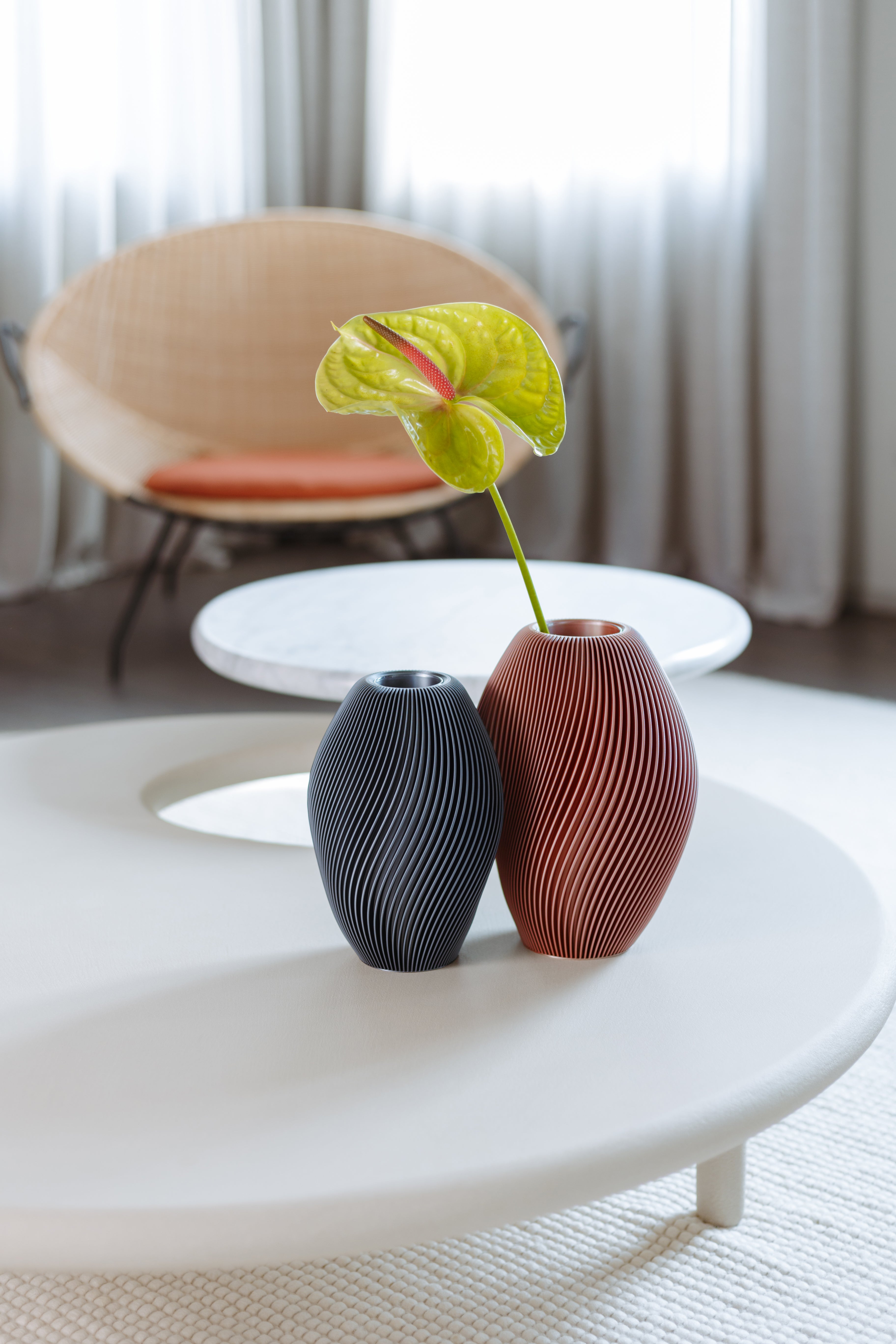 Vaso Venux · rosa malva · in coppia · linee sinuose · design 3D · Made in Italy · Yliaca