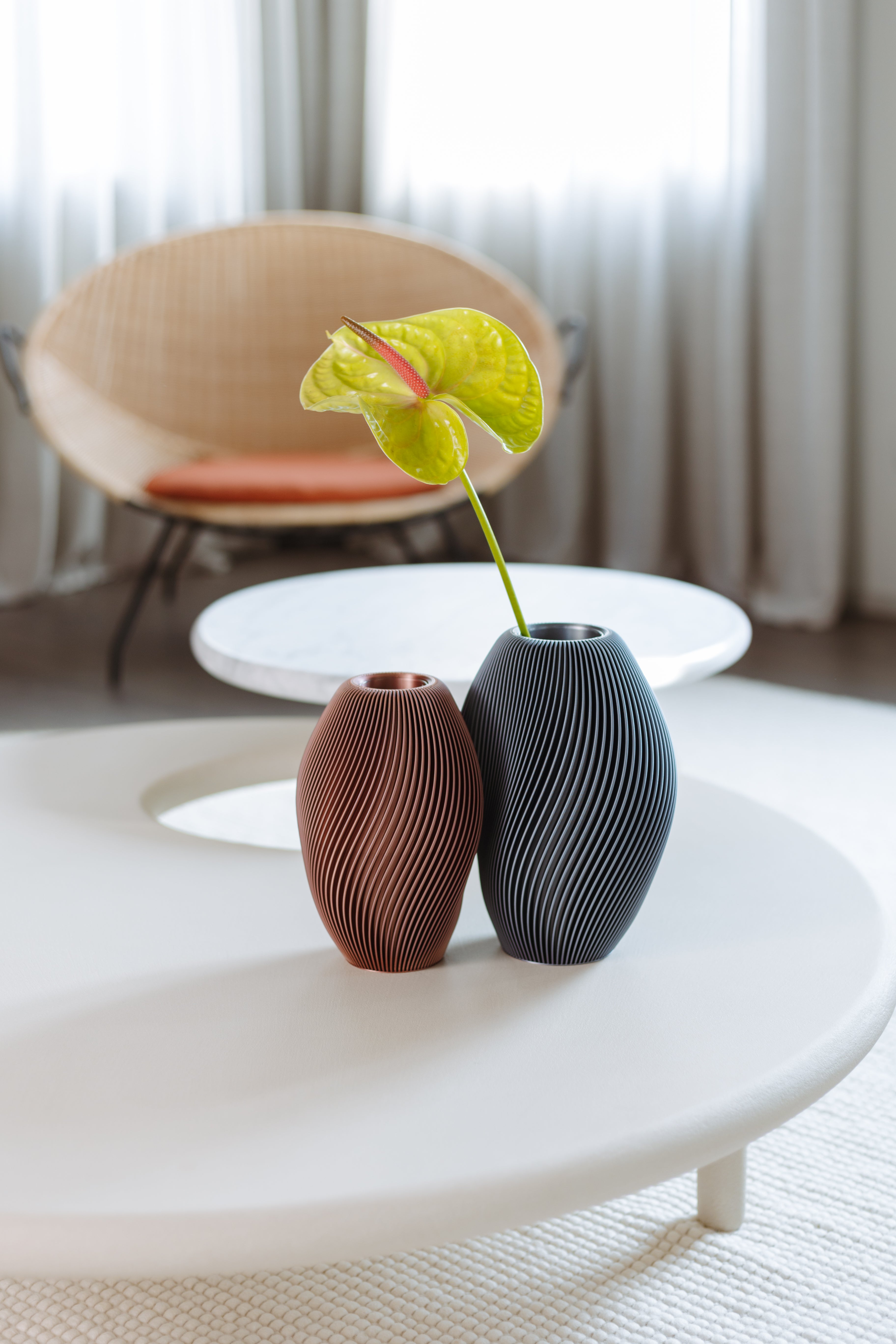 Vaso Venux · rame · in coppia · linee sinuose · design 3D · Made in Italy · Yliaca